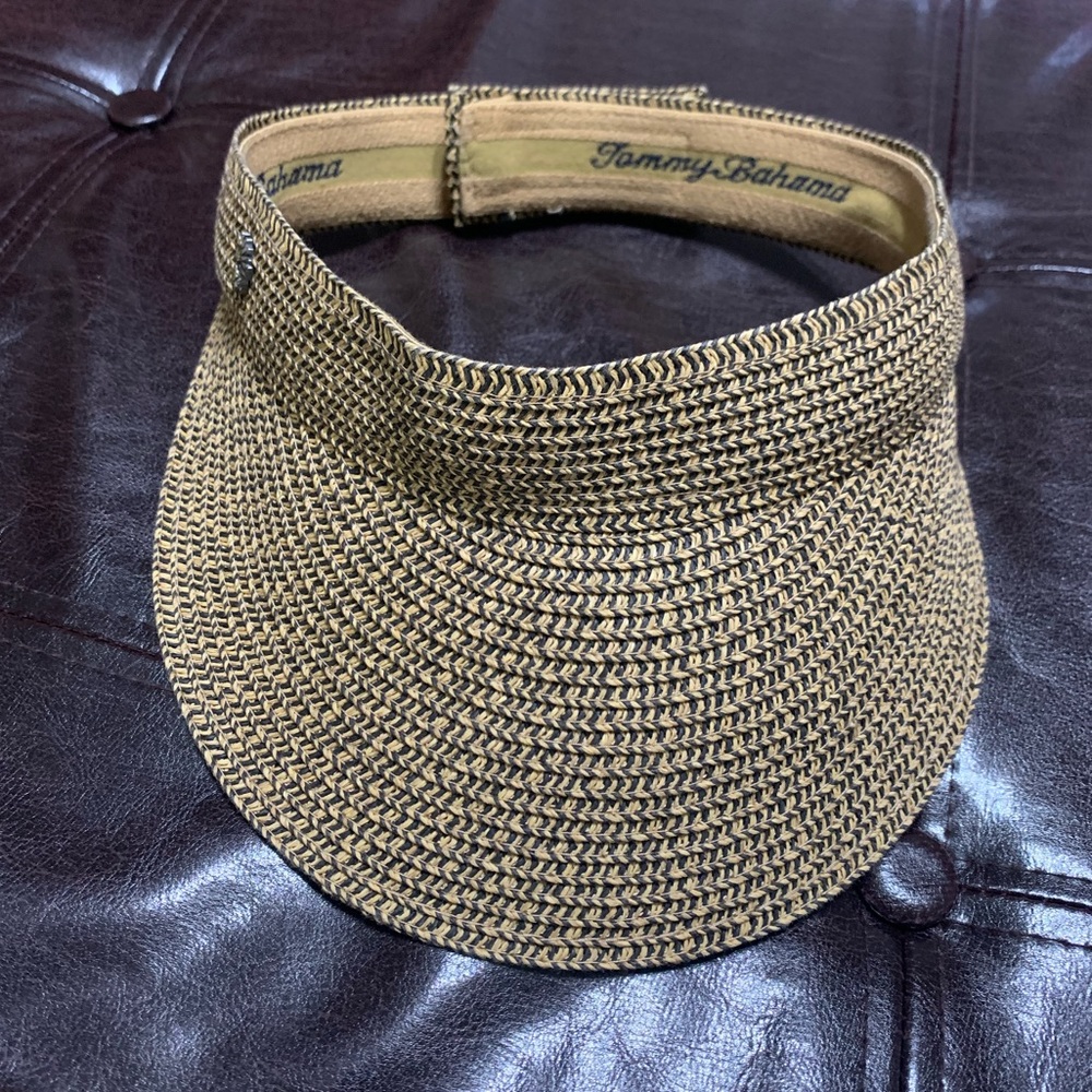 TOMMY BAHAMA VISOR. ADJUSTABLE. EUC